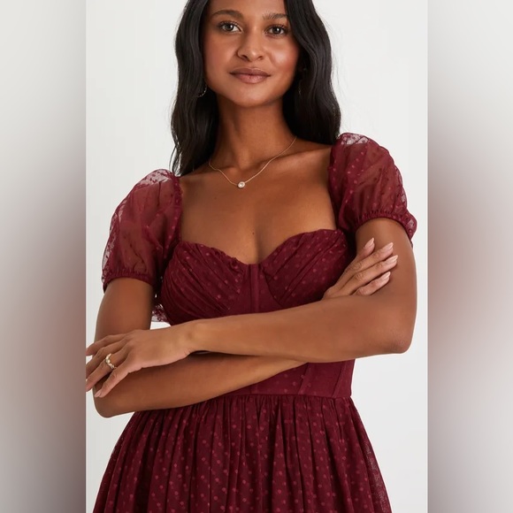NWT Lulus Sweet Amor Burgundy Tulle Swiss Dot Tiered Bustier Midi Dress sz M - Picture 4 of 5